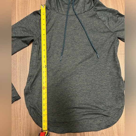 Athleta Uptempo Hoodie Sweatshirt in Bali Green/Oceanic Teal - Picture 5 of 10